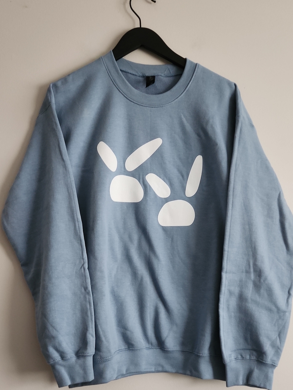 NWOT Gildan Unisex Medium Crew Neck Sweatshirt